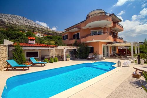 Villa ANITA with private pool, gym, 6 bedrooms, sea view - Accommodation - Kučine