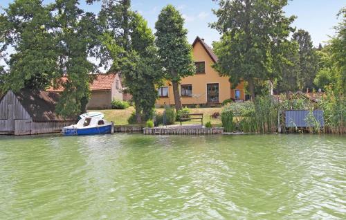 Lovely Apartment In Feldberger Seenlandsch With Lake View