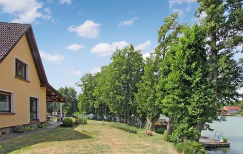 Lovely Apartment In Feldberger Seenlandsch With Lake View