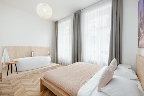 Prague Days - Spacious Apartment with Balcony near Wenceslas Square - image 5