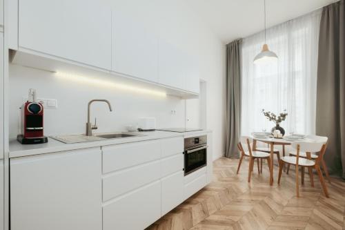 Two bedroom apartment near park in Vinohrady by Prague Days, Прага (фото 5)
