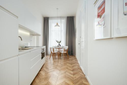 Two bedroom apartment near park in Vinohrady by Prague Days, Прага (фото 9)