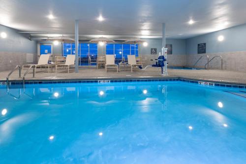 GrandStay Hotel & Suites Algona in Algona
