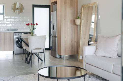 Blouberg Coastal Hideout, Luxury Apartment with a Braai and Parking