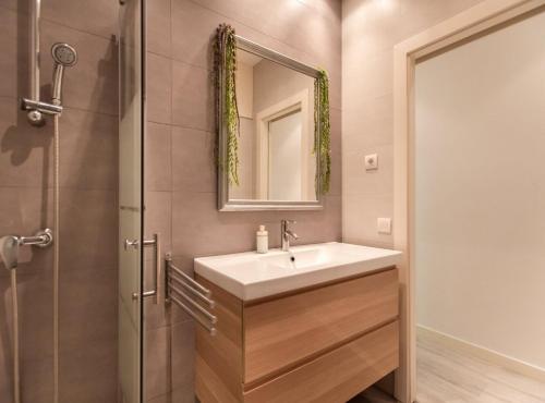 Pere Serafi 2 bedroom apartment - image 10