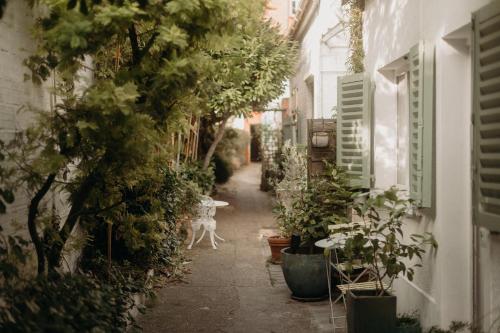 Charmante petite maison dans allée privée fleurie - Location saisonnière - Saint-Ouen-sur-Seine