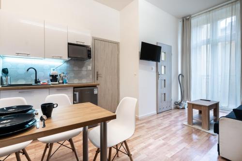 Teatralna - Rynek, Spodek - 2 room apartment with balcony - self-in - coffee and tea - FV, Katowice (photo 2)