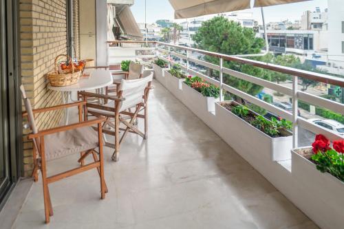 Family Apt in Glyfada-Kyprou