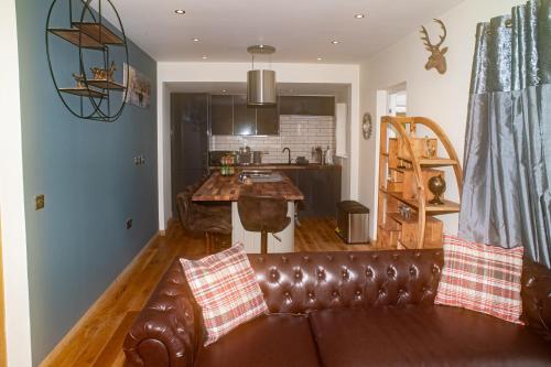 Luxury 3 Bedroom Cottage With Stunning Views Near Fairy Pools!