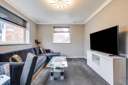 Lavish 2BR Bungalow Retreat in Birkenhead