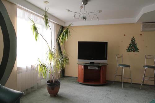 40 Let Pobedy Hotel Set in a prime location of Minsk, 40 Let Pobedy Hotel puts everything the city has to offer just outside your doorstep. Both business travelers and tourists can enjoy the propertys facilities and ser