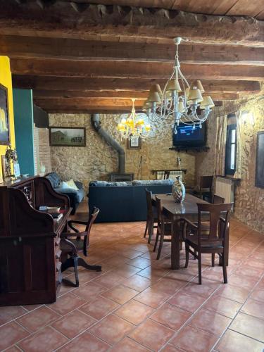 Casa Rural Teruel Alfambra LA DESHILLA in Alfambra