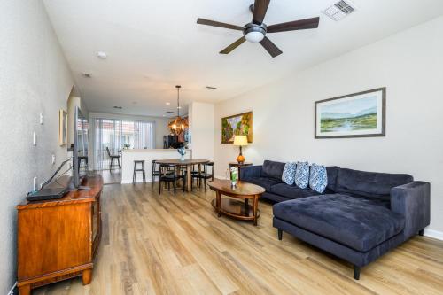 New Listing, Beautiful Townhome, Vista Cay - 4023 in Orlando, USA