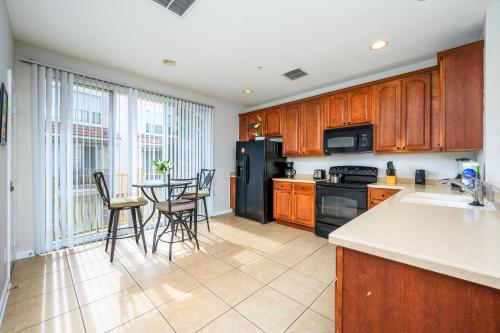 New Listing, Beautiful Townhome, Vista Cay - 4023 in Orlando, USA
