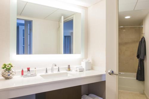 Homewood Suites by Hilton Downers Grove Chicago - main image