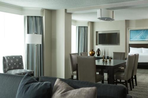 Homewood Suites by Hilton Downers Grove Chicago - image 2