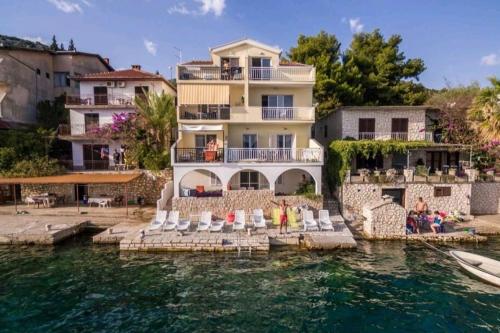 Mirta's apartment, 5m from sea in Klek