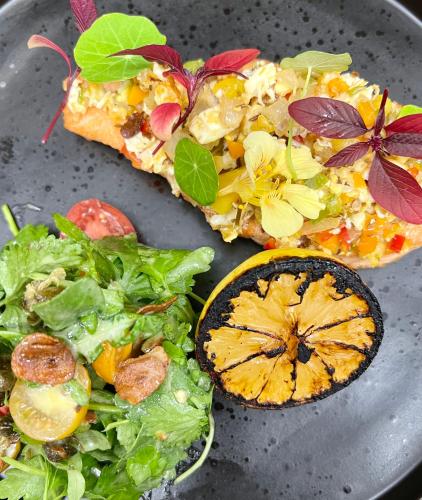 Stag & Thistle Hotel and Restaurant  in เซ็นทรัล-แอคาเดมี