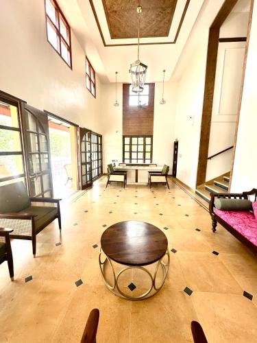 Vestabils, Summer House in Chikkaballapura