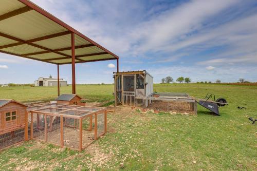 Barndominium McGregor Vacation Rental on 5 Acres