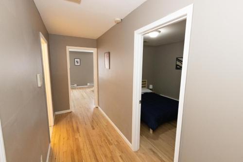 2-Bed Stylish Space mins to NYC in Jersey City, USA