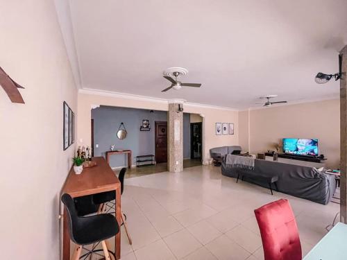 Apartamento Espaçoso em Copacabana