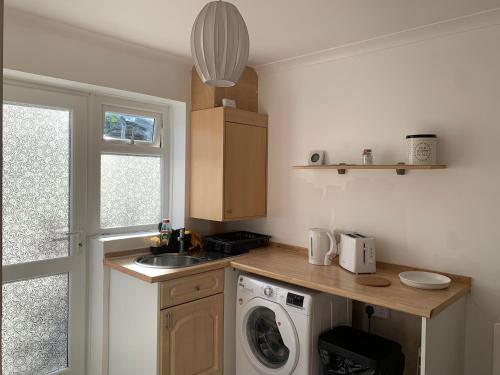 Luxury Two Bed Deluxe Maisonette in Farnham