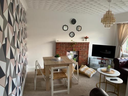 Luxury Two Bed Deluxe Maisonette in Farnham