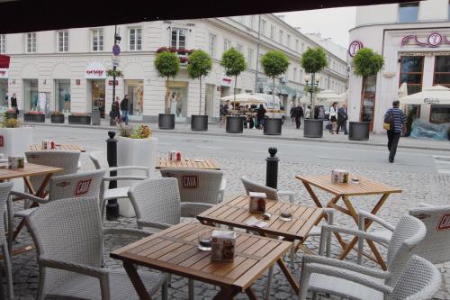 Restaurante, Chmielna 5 Rooms & Apartments in Varsovia