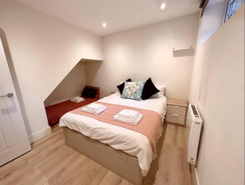 Charming Duplex 10min to London Bridge Quiet - image 5