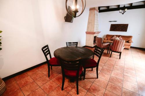 542794406 All Suite El Marques de Antigua