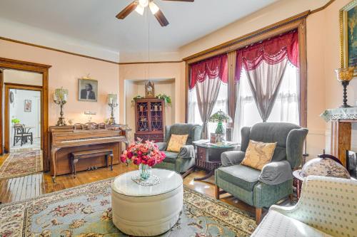 Griffin Manor with Yard about 5 Mi to Dtwn Chicago! - image 5