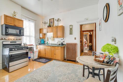 Griffin Manor with Yard about 5 Mi to Dtwn Chicago! - image 10