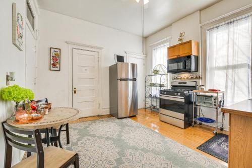 Griffin Manor with Yard about 5 Mi to Dtwn Chicago! - image 12