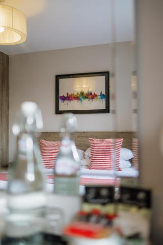 Red Mullions Guest House - image 9