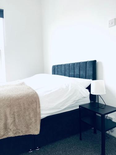 Room near Anfield - Great Value Stay, Liverpool (photo 7)