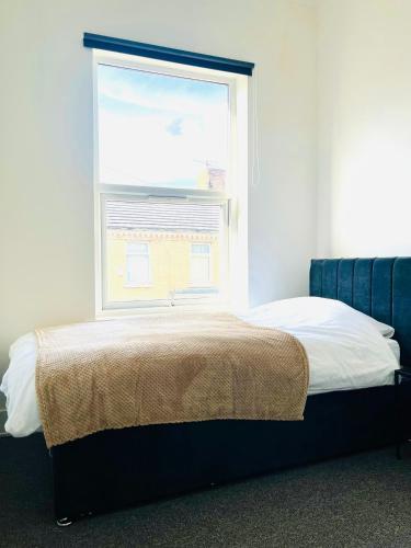 Room near Anfield - Great Value Stay, Liverpool (photo 8)