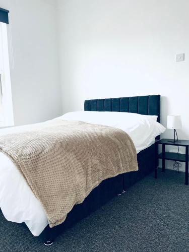 Room near Anfield - Great Value Stay, Liverpool (photo 10)
