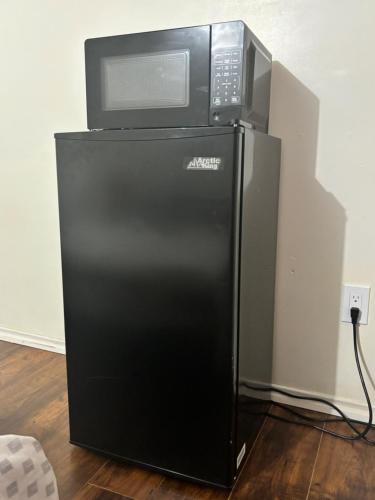 Bright Queen Room close to Sheridan College and Airport in Brampton