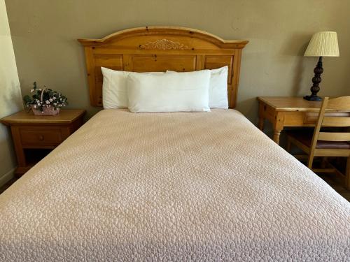 Sunset Inn and Suites in Fredericksburg, USA