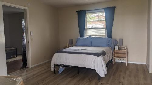 Private guest house in Ava