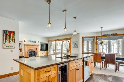 Ski-In Resort Family Condo with Deck at Jay Peak! - image 11