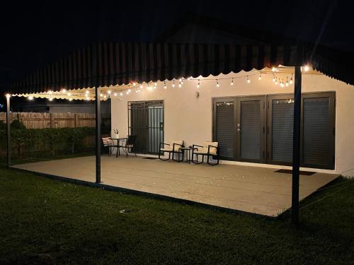 บริการและสิ่งอำนวยความสะดวก, LYZ Miami near อุทยานเขตร้อน