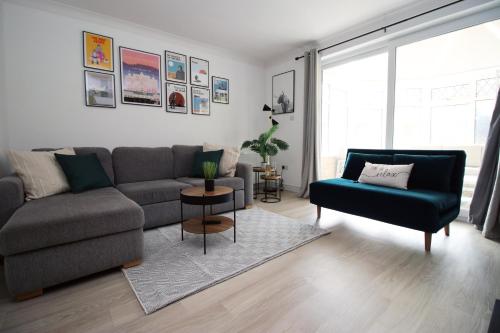 Comfortable 3BR Bath Home, Sleeps 6, Driveway Parking, Families & Contractors Stay gîte à louer Bath Racecourse