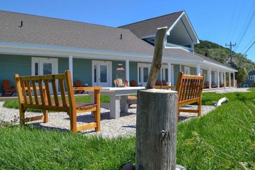 Dārzs, The Tides Inn in Norispointa (NL)