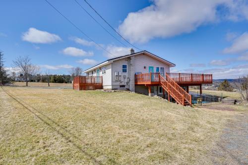 Dog-Friendly Mtn Retreat in Whitehall with View! Dog-Friendly Mtn Retreat in Whitehall with View!