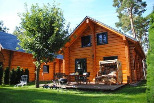 Haus Fink, Tolles Ferienhaus in Fuhlendorf mit Sonniger Terrasse