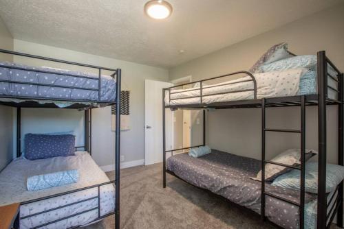 Family Stay | Mtn Views + Yard + Pets + Long Stays - main image