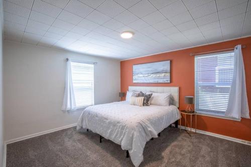 237 Center Place - image 3