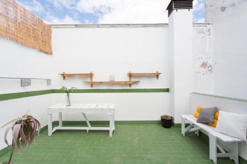 Three-Bedroom Duplex Apartment with Terrace - 10 image 4